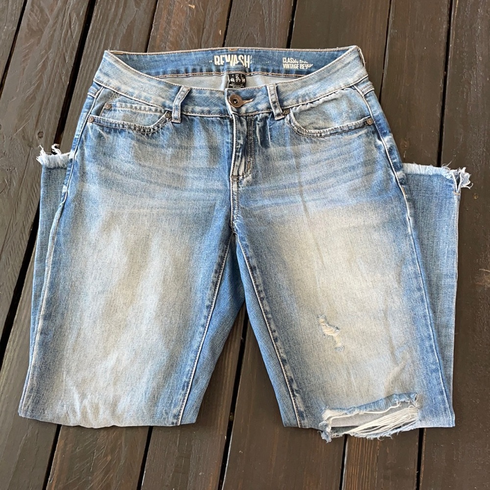 Distressed cropped jeans